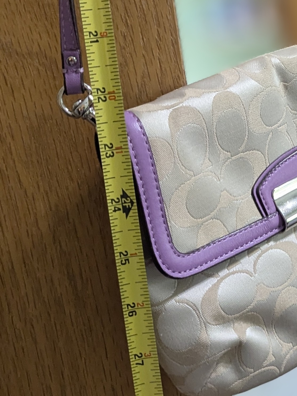 Coach Signature Canvas Shoulder Bag in Lavender Trim - Picture 2 of 6